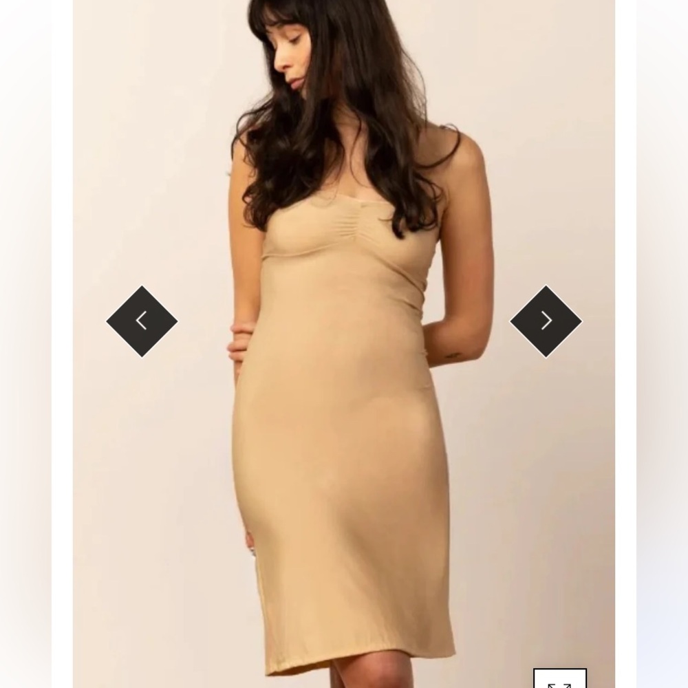 Assets seamless strapless full slip shape wear in nude M